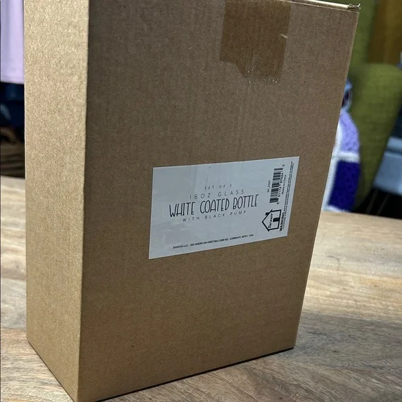 White glass Soap Dispenser Set with Black Pumps and labels - Picture 11 of 16